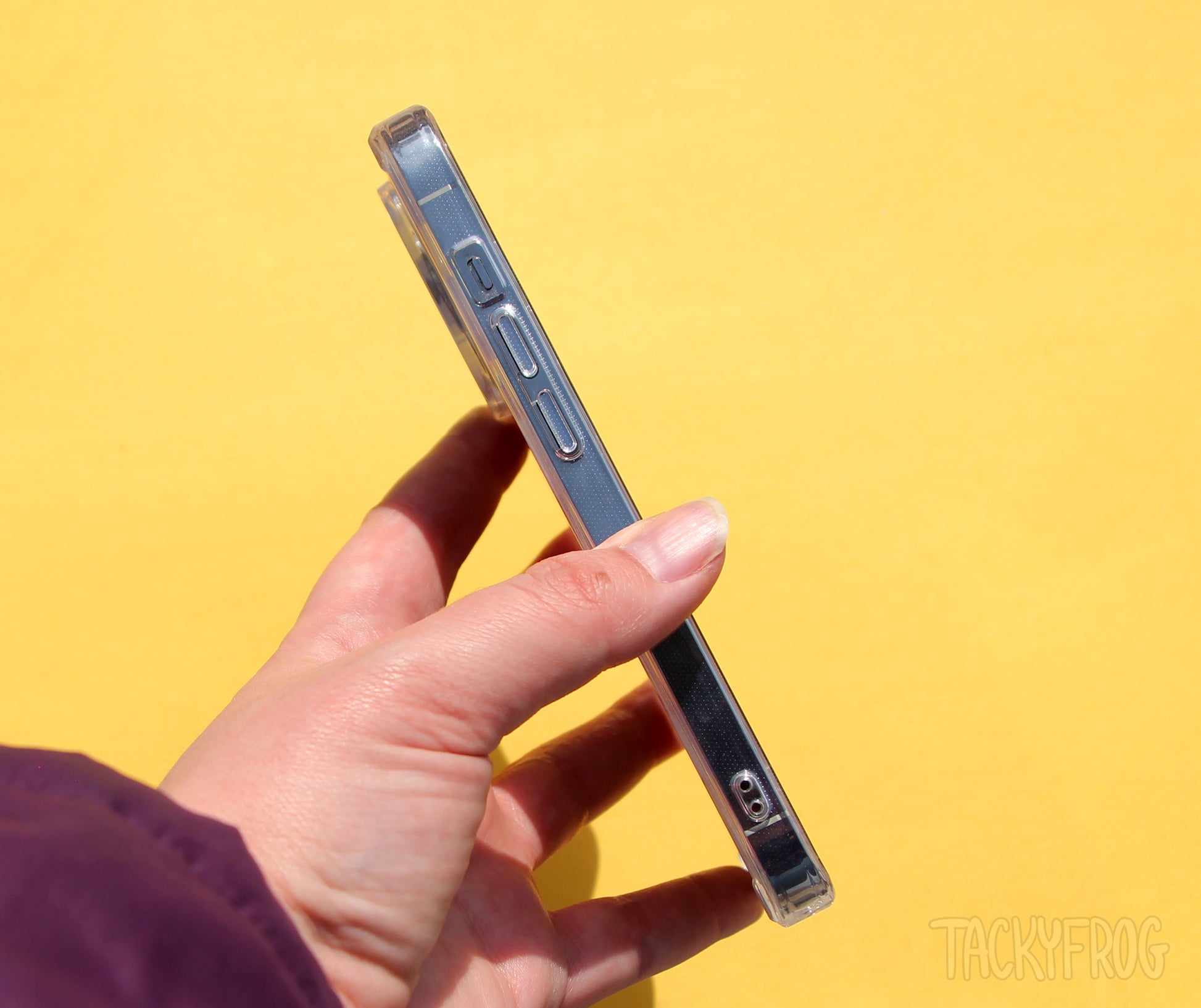 A side view of the clear case.